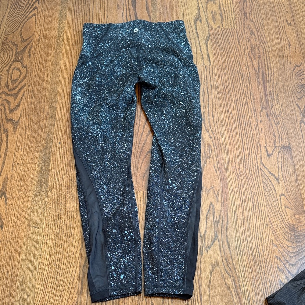 Lululemon Black Blue and White Speckled leggings